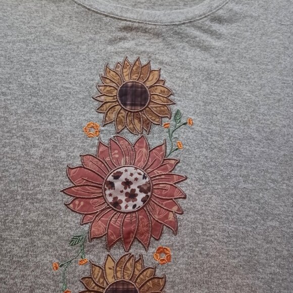 Truself Women's Short Sleeve Tee Sunflowers L Gray - Picture 2 of 5